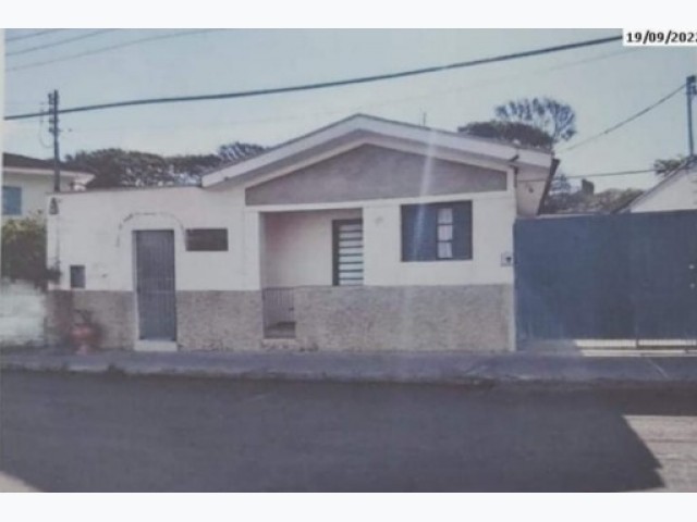 Imóvel residencial com barracão em andradas/mg