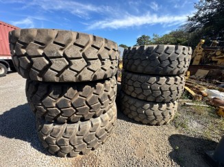 4 Pneus com Rodas 23.5 R25