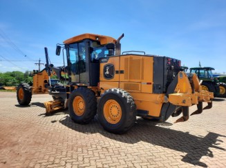 Motoniveladora John Deere 620G - 2022