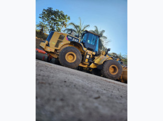 Pá Carregadeira Caterpillar - 2019 - Contagem/MG