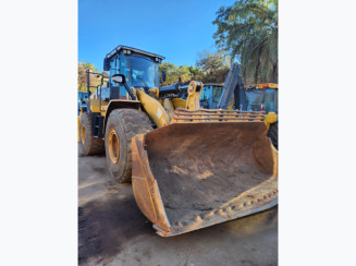 Pá Carregadeira Caterpillar - 2019 - Contagem/MG