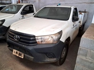 Toyota Hilux CS 4x4 2017 com Capota Operacional