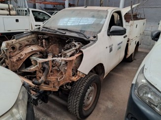 Toyota Hilux CS 4x4 2017 com Capota Operacional