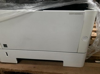 Uma impressora KYOCERA/M2040DN no estado.