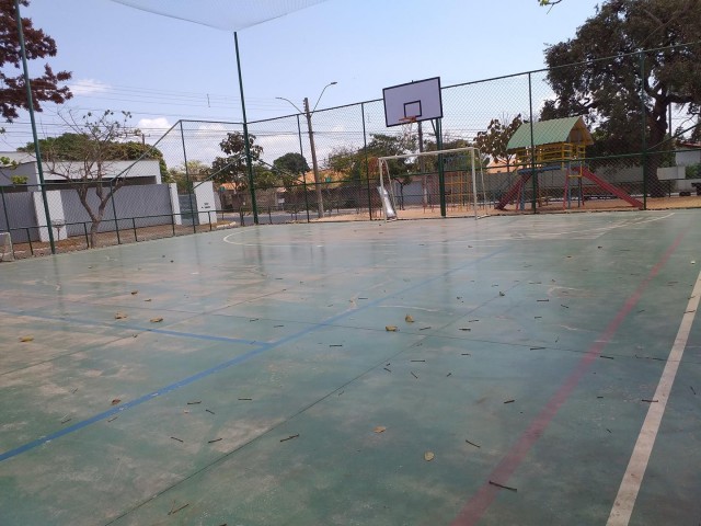 Casa com 4 quartos no Itapoã (foto 45 de 51)