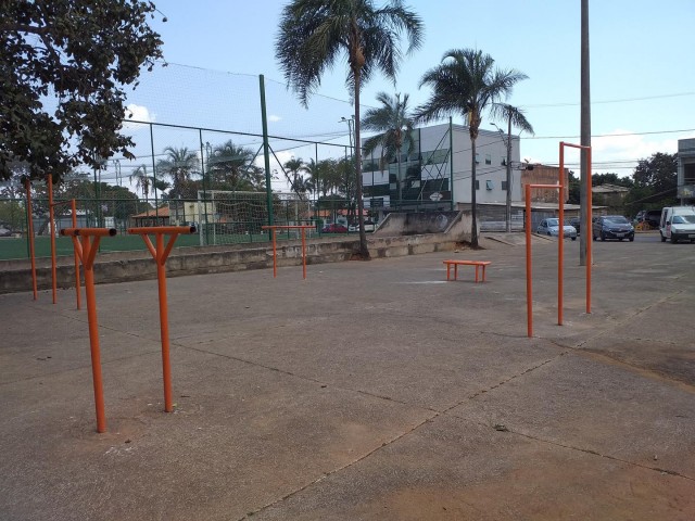 Casa com 4 quartos no Itapoã (foto 49 de 51)