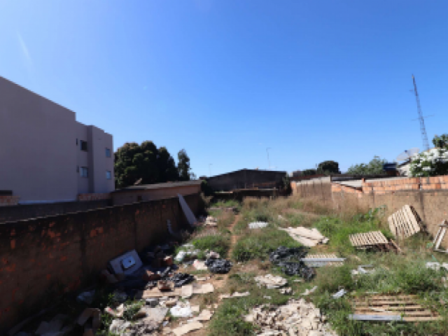 🏗️ terreno ocupado com 300m² no setor residencial