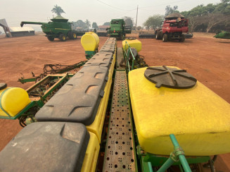 Plantadeira John Deere 2100 2012 - Campo Novo do Parecis/MT