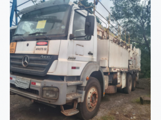 Caminhão Comboio Mercedes-Benz Axor 2826 2011